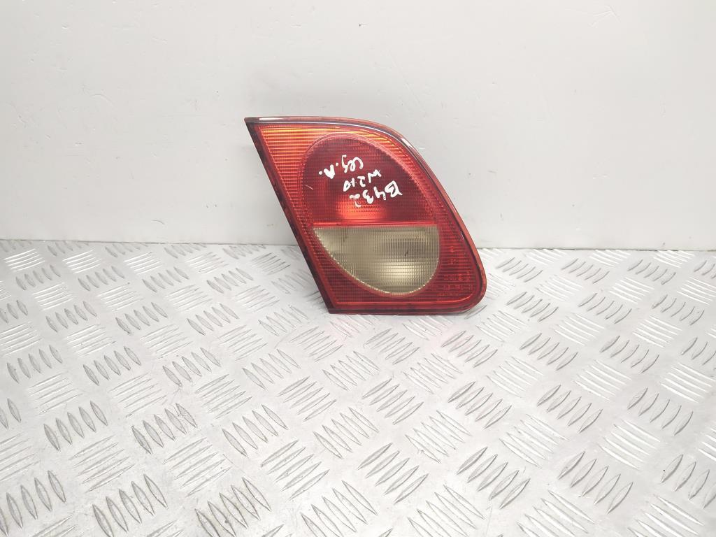 фонарь крышки багажника левый Mercedes-Benz E-Класс W210/S210 1998, 3.0 л., TD, OM 606.962, дизель, АКПП, зелёный, 257u, седан, задний привод, правый руль, A2108201164 - фото №1