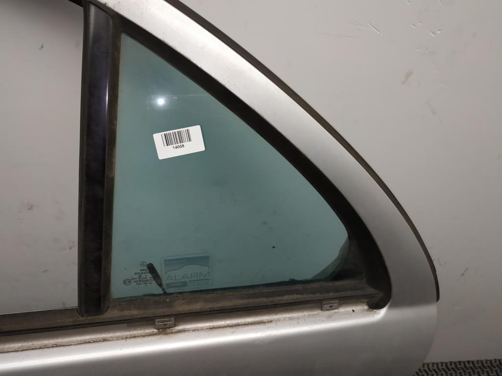 форточка задняя левая Mercedes-Benz C-Класс W203/S203/CL203 2001, 3.2 л., i, M 112.946, бензин, АКПП, brillantsilber / 744, седан, задний привод, правый руль - фото №1
