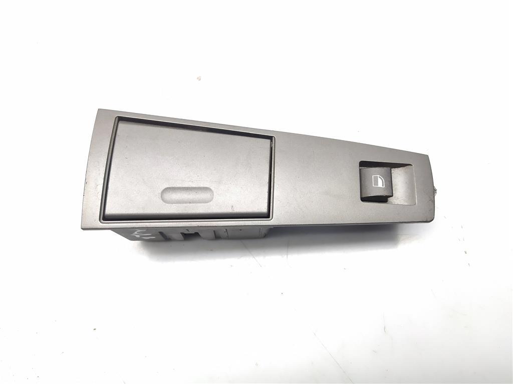 кнопка стеклоподъемника двери BMW 7 серия E65/E66/E67 E65 2002, 3.6 л., i, N62 B36 A, бензин, АКПП, sterlinggrau / 472, седан, задний привод, правый руль, 8379597 - фото №1