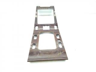 накладка декоративная Mercedes-Benz M-Класс W163 [рестайлинг] 2003, 2.7 л., CDi, OM 612.963, дизель, АКПП, brillantsilber / 744, внедорожник 5 дв., полный привод, правый руль, A1636809236