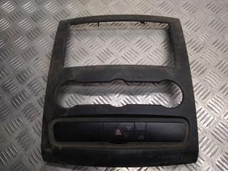 накладка декоративная Mercedes-Benz Sprinter 2 поколение (W906) 2010, 2.1 л., CDi, OM 651.955, дизель, 6МКПП, белый, микроавтобус, задний привод, правый руль, A9066800017, A9064420023, A9068700210, A9068701010