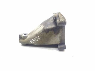 кронштейн двигателя Mercedes-Benz C-Класс W203/S203/CL203 [рестайлинг] 2004, 1.8 л., Kompr, M 271.946, бензин, АКПП, бежевый, 693u, седан, задний привод, правый руль, A2712230904