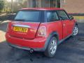 спойлер Mini Cooper 2 поколение R56 2007, 1.4 л., i, N12 B14 A, бензин, 6МКПП, chili red / 851, хетчбэк 3 дв., передний привод, правый руль, 51627148913 - фото №3