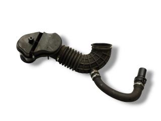 патрубок воздушного фильтра BMW 1 серия F20/F21 [рестайлинг] F20 2015, 1.5 л., D, B37 D15 A, дизель, 6МКПП, karmesinrot / a61, хетчбэк 5 дв., задний привод, правый руль, 58650910, 13718513961, 8513961