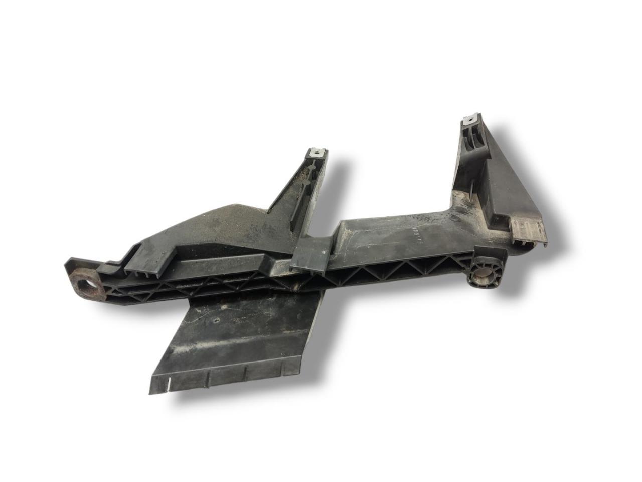 крепление фары левой BMW X3 E83 2005, 2.0 л., D, M47 D20 (204D4), дизель, 6МКПП, black saphir / 475, внедорожник 5 дв., полный привод, правый руль, 1301073024 - фото №1