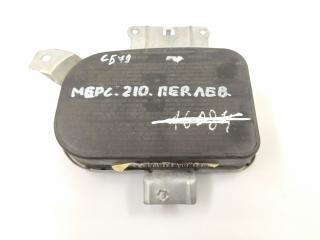 подушка безопасности дверная Mercedes-Benz E-Класс W210/S210 [рестайлинг] S210 2001, 2.2 л., CDi, OM 611.961, дизель, 6МКПП, серебро, универсал, задний привод, правый руль, 2108601105, 2108600505