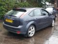 спойлер Ford Focus 2 поколение 2008, 1.8 л., i, QQDB, бензин, 5МКПП, sea grey / h4, хетчбэк 5 дв., передний привод, правый руль, 4M5J-Z44210-B - фото №5