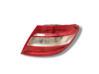 фонарь задний правый Mercedes-Benz C-Класс W204/S204 W204 2008, 1.8 л., Kompr, M 271.952, бензин, АКПП, cubanitsilber / 723, седан, задний привод, правый руль, 2048200264