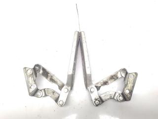 петля капота Mercedes-Benz A-Класс W168/V168 [рестайлинг] W168 2001, 1.6 л., i, M 166.960, бензин, АКПП, polarsilber / 761, хетчбэк 5 дв., передний привод, правый руль, 1688800128, 1688800228