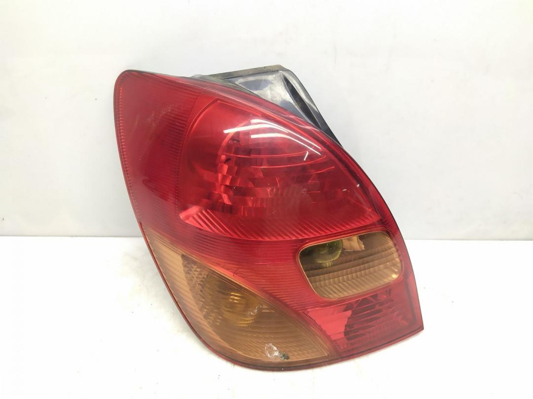 фонарь задний левый Toyota Corolla Verso 1 поколение E121 2004, 2.0 л., D-4D, 1CD-FTV, дизель, 5МКПП, синий, минивэн, передний привод, правый руль - фото №1