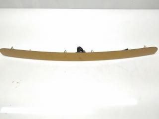 накладка двери (крышки) багажника Peugeot 207 1 поколение 2007, 1.4 л., i, KFU (ET3J4), бензин, 5МКПП, оранжевый, хетчбэк 5 дв., передний привод, правый руль, 9650751477A