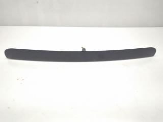 накладка двери (крышки) багажника Peugeot 207 1 поколение 2006, 1.4 л., i, KFU (ET3J4), бензин, 5МКПП, чёрный, хетчбэк 3 дв., передний привод, правый руль, 9650751477A