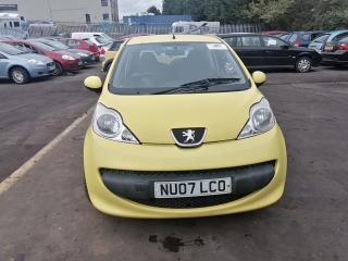 Peugeot 107 1 поколение