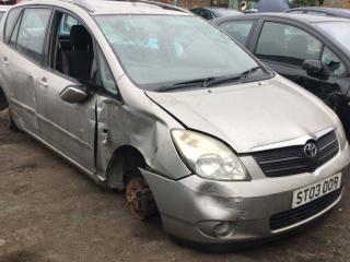 Toyota Corolla Verso 1 поколение E121