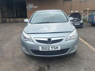 Opel Astra J