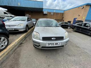 Ford Fusion 1 поколение