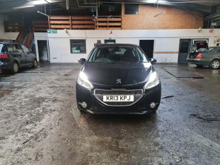 Peugeot 208 1 поколение