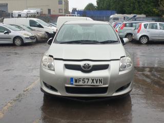 Toyota Auris 1 поколение
