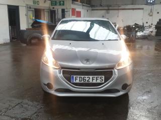 Peugeot 208 1 поколение