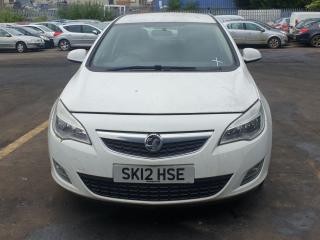 Opel Astra J