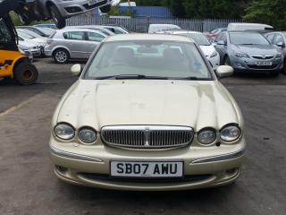Jaguar X-Type 1 поколение X400