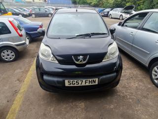 Peugeot 107 1 поколение