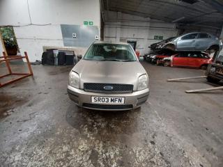 Ford Fusion 1 поколение