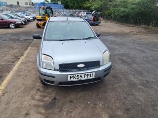 Ford Fusion 1 поколение
