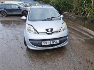 Peugeot 107 1 поколение