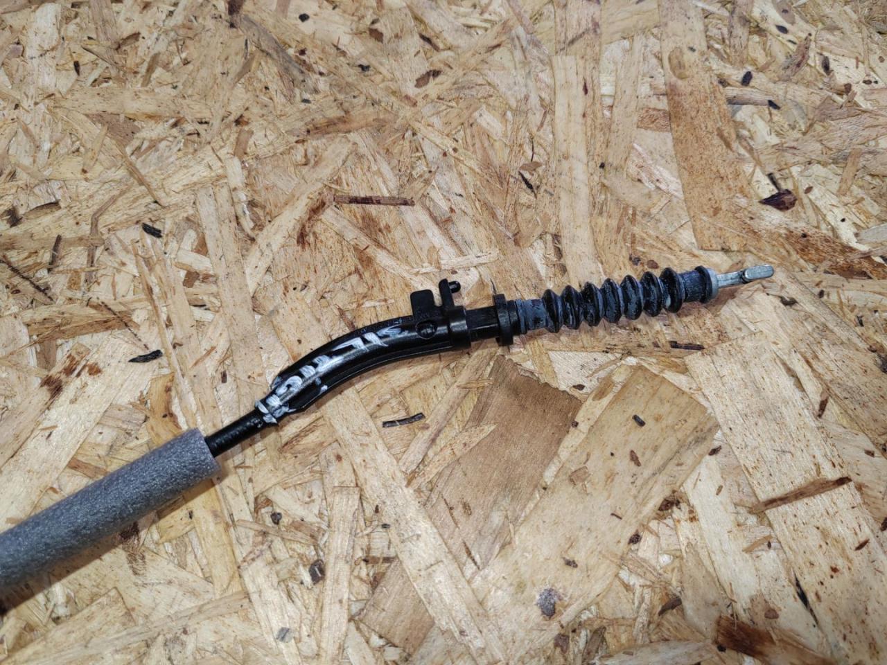 Трос двери задней Volkswagen Tiguan 2 поколение 2018, 2.0 л., TFSI, 5NN837017 - фото №1