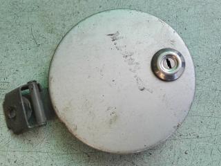 лючок топливного бака Mitsubishi Lancer 2 поколение 1986, 1.5 л., бензин, МКПП, седан