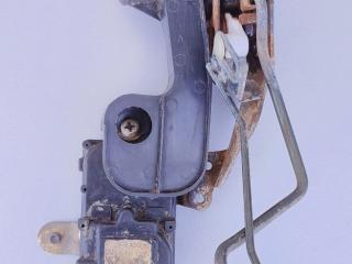 замок двери передней левой Hyundai Sonata 3 поколение [рестайлинг] 1997, 2.0 л., бензин, МКПП, седан, 95735-37000