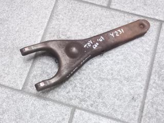 вилка сцепления Toyota Corolla 10 поколение (E140/E150) 2007, 1.6 л., бензин, 31204-52010