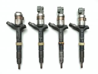 форсунка Toyota Avensis 1 поколение (T220) [рестайлинг] 2001, 2.0 л., 1CD-FTV, дизель, МКПП, седан, 23670-27030