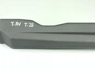 крышка блока предохранителей Toyota Avensis 2 поколение (T250) 2005, 2.0 л., дизель, МКПП, хетчбэк 5 дв., 8179