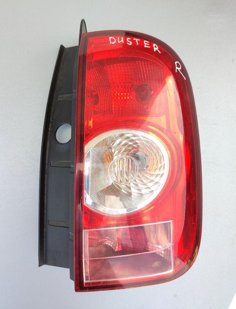 фонарь задний правый Renault Duster 1 поколение (2010 - 2015), 1.5 л., K9K 836, дизель, МКПП, хетчбэк 5 дв. - фото №1