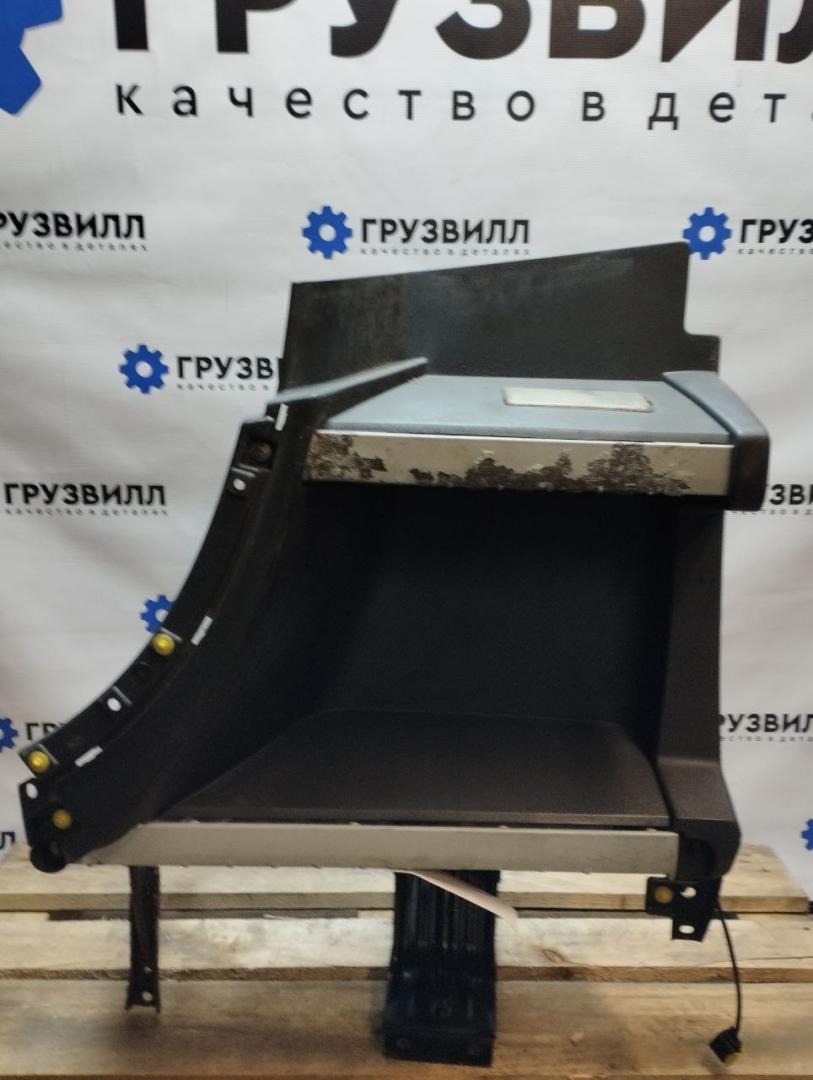 Подножка кабины Volvo FH4 первое поколение (2013 - 2020), 82174599, 82142327, 82318835, 82202076 - фото №1
