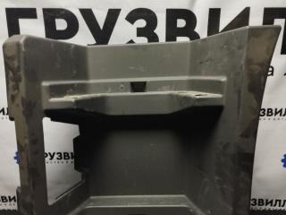 корпус подножки левый Renault T-Series 1 поколение (2013 - 2026), 82574835, 7482574835, 7423315401, 7423315557
