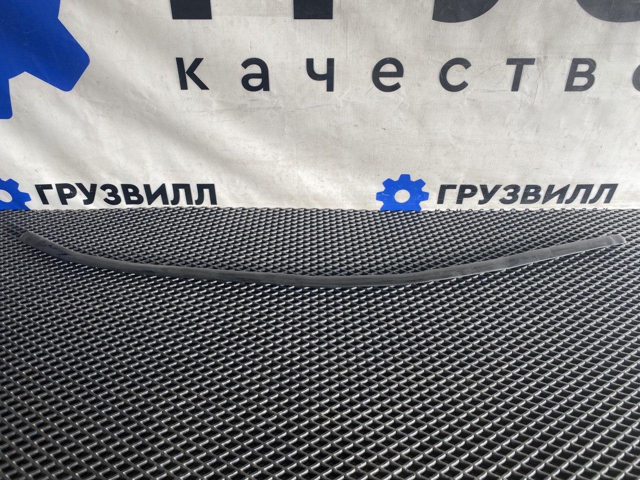 Уплотнитель стекла Volvo FH4 первое поколение (2013 - 2020), 82110669 - фото №1