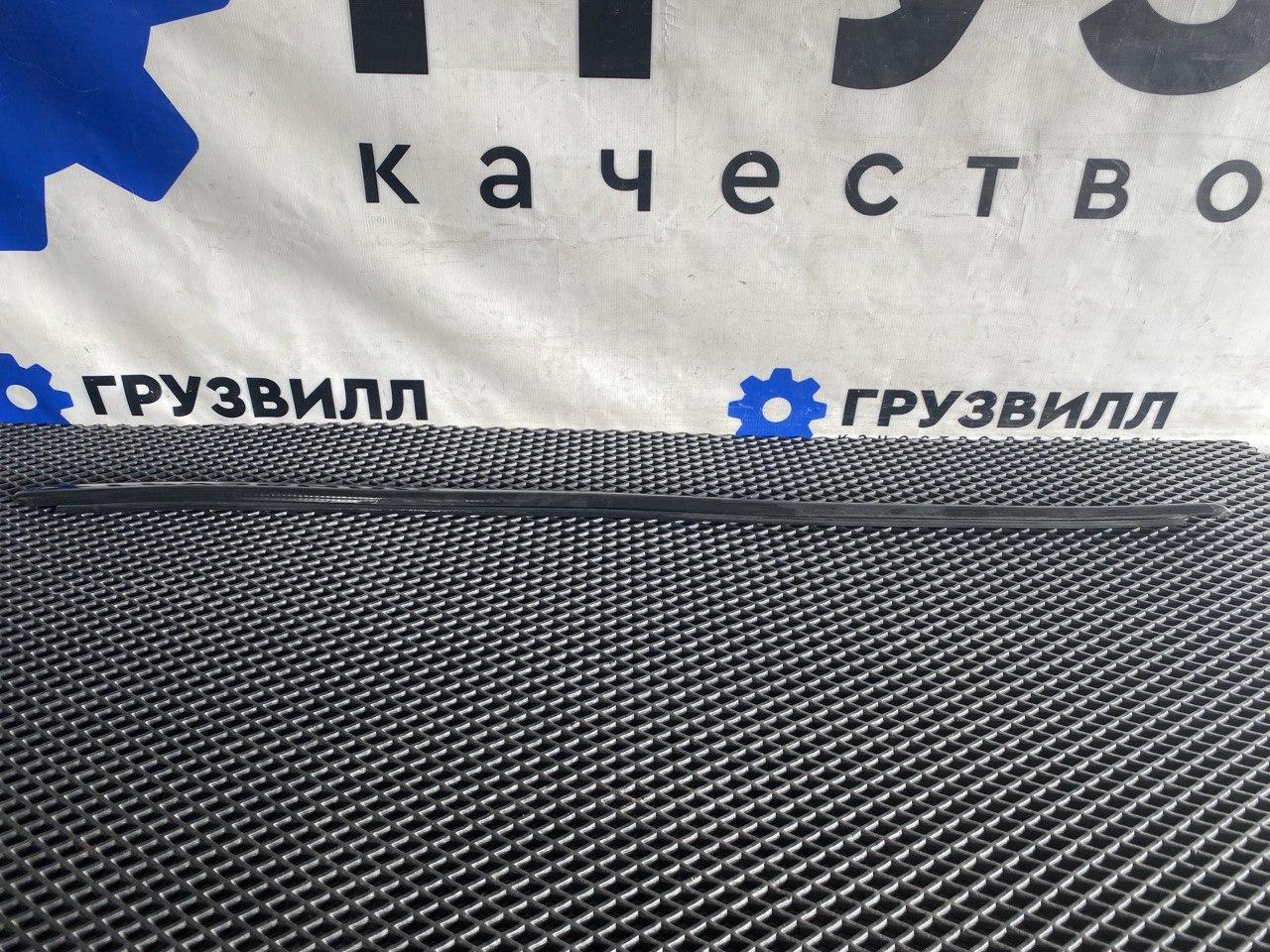 Уплотнитель стекла Volvo FH4 первое поколение (2013 - 2020), 82110669 - фото №1