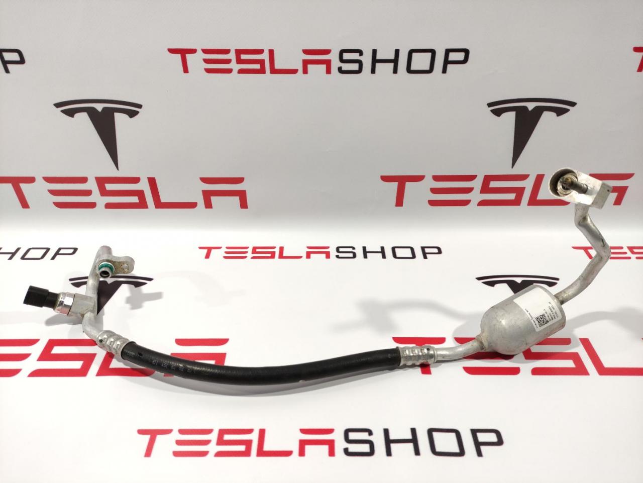 Трубка радиатора кондиционера с осушителем Tesla Model X 1 поколение 2017, 1032196-00-D, 1032196-00-E, 1008518-00-B - фото №1