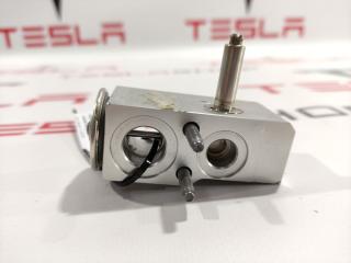 расширительный клапан кондиционера Tesla Model 3 1 поколение 2019, 1101878-00-A