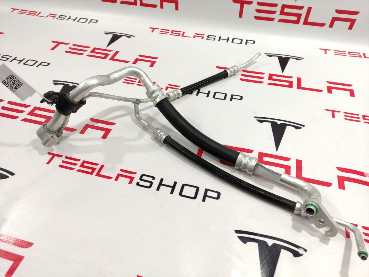Трубка радиатора кондиционера Tesla Model S 1 поколение 2016, 1009293-00-A, 1004294-00-A, 1038025-00-A - фото №1