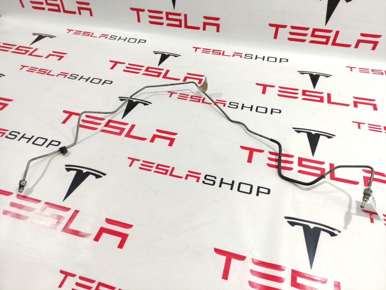 трубка тормозная Tesla Model 3 1 поколение 2019, 1044714-00-C - фото №1