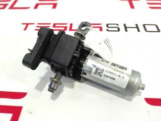 Электродвигатель регулировки угла наклона водит./пасс. сиденья Tesla Model 3 1 поколение 2018, 1099212-00-B