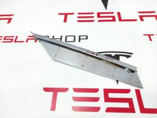 Накладка люверсы Tesla Model S 1 поколение [рестайлинг] 2020, 1056379-00-C