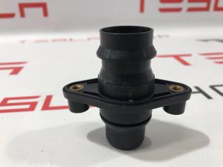 Штуцер Tesla Model 3 1 поколение 2021, 1505074-00-A