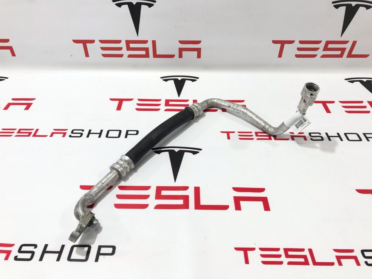 Трубка радиатора кондиционера Tesla Model S 1 поколение 2013, 1009293-00-A - фото №1