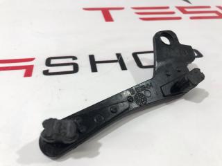 Кронштейн направляющая люка Tesla Model S 1 поколение 2013, 6008675-00-E