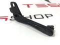 Кронштейн направляющая люка Tesla Model S 1 поколение 2013, 6008675-00-E - фото №2